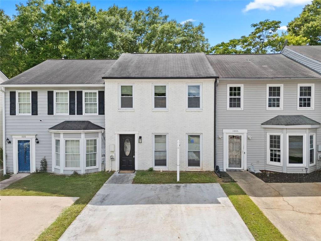 1008 WINDY OAKS Court SE