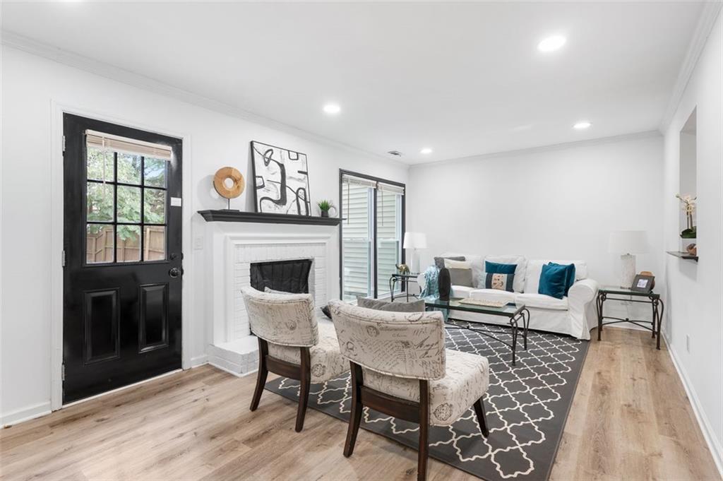 1008 WINDY OAKS Court SE