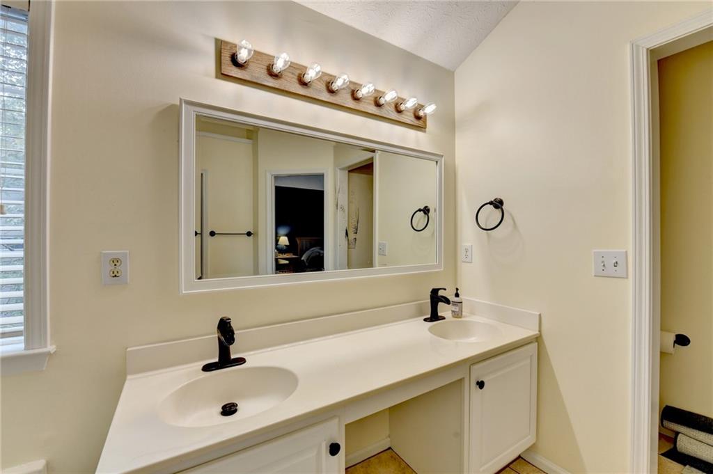 2255 Winthrope Way Drive