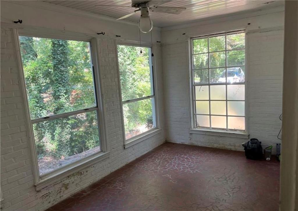 3612 N Stratford Road NE