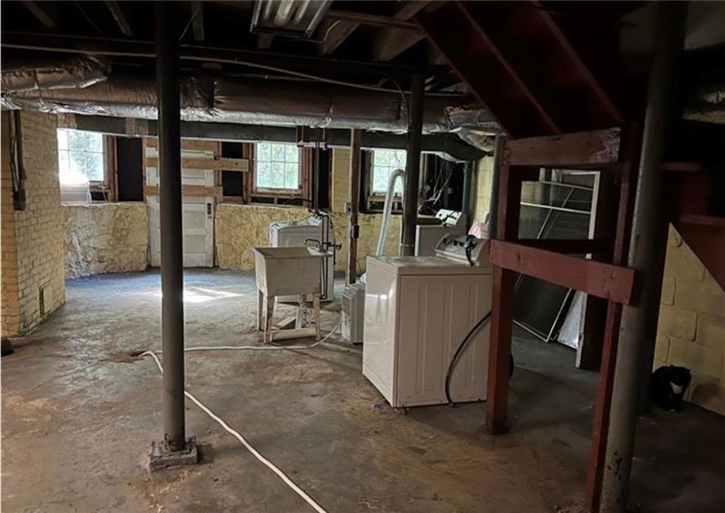 3612 N Stratford Road NE