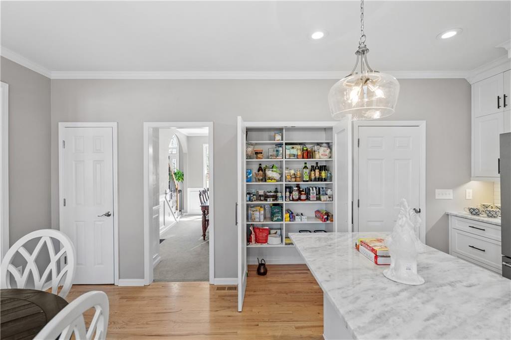 975 Taylor Parkway