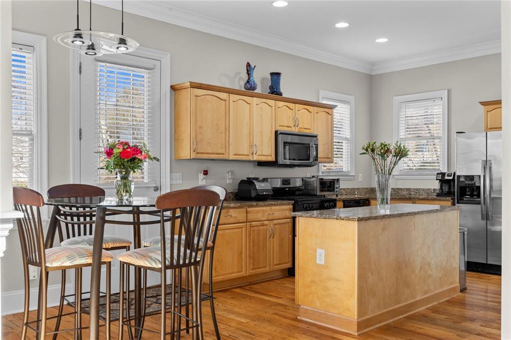 786 SE Connally Street SE