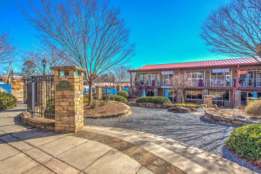 1512 Thurcroft Lane