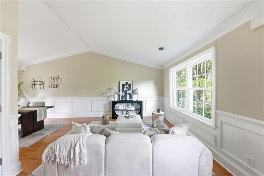 310 Knoll Ridge