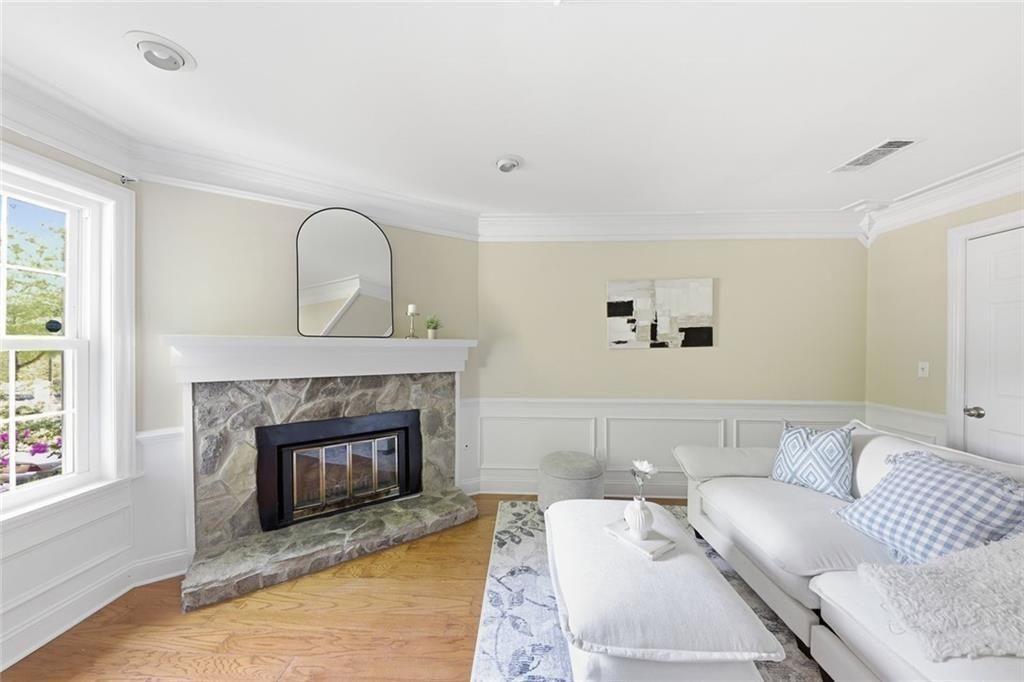 310 Knoll Ridge