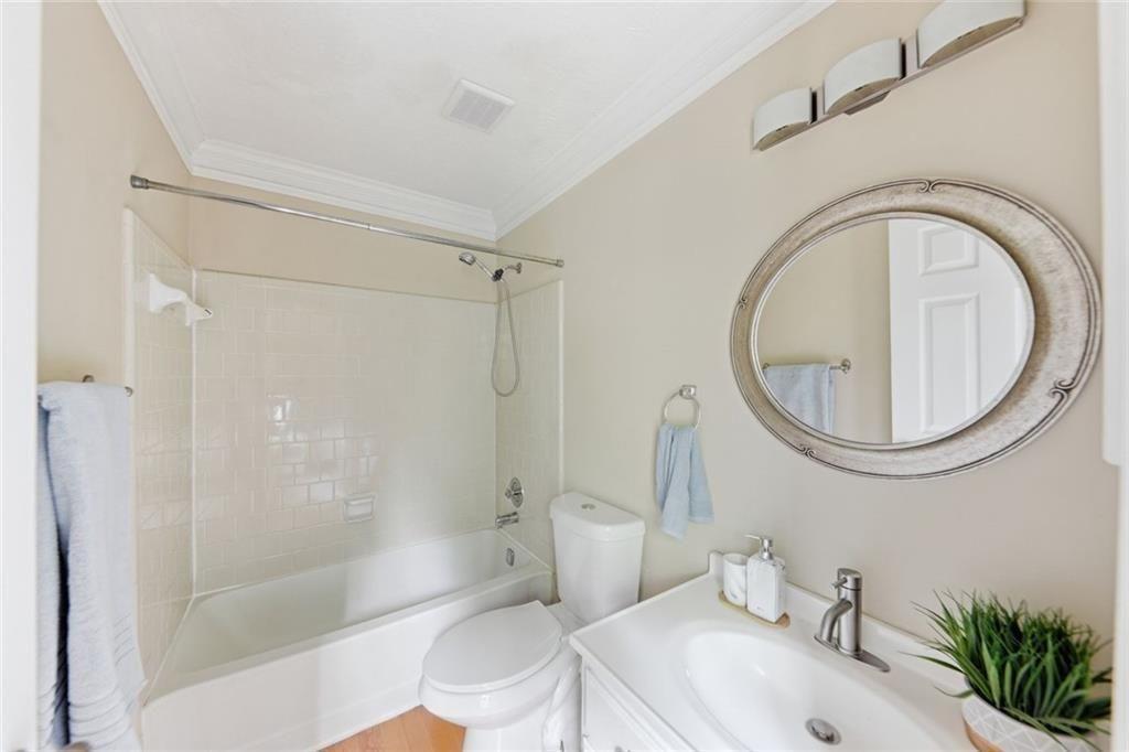 310 Knoll Ridge