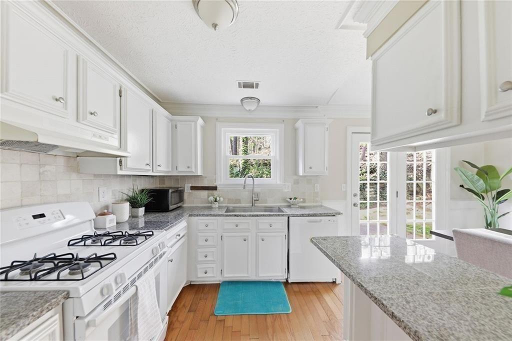 310 Knoll Ridge