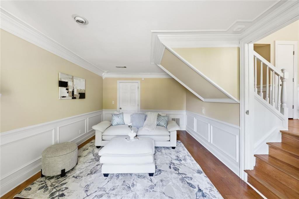 310 Knoll Ridge
