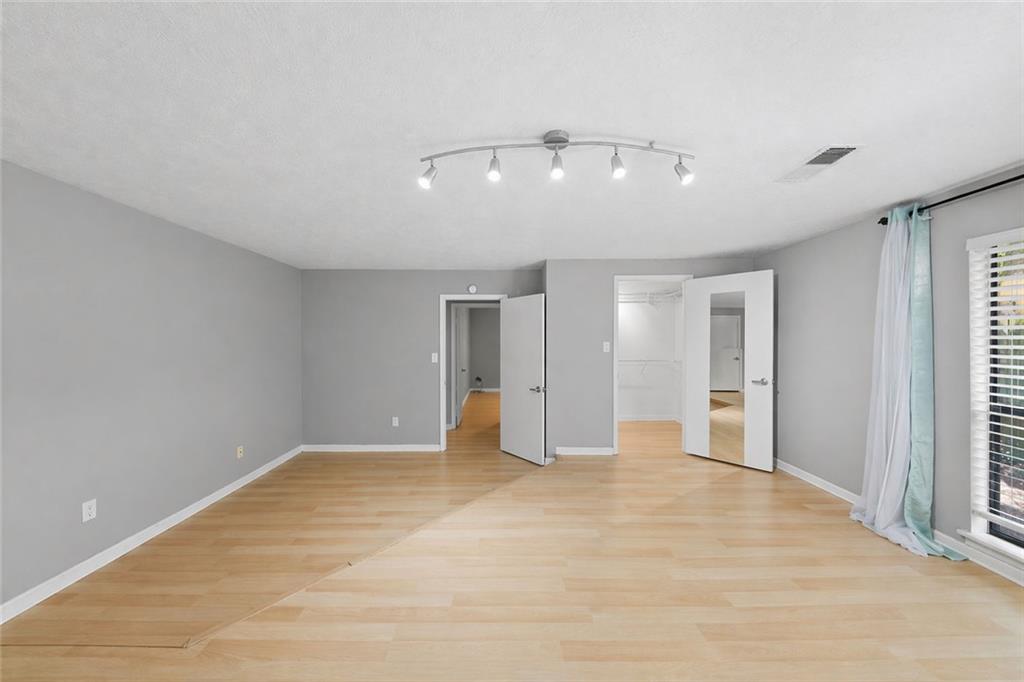 375 Creekside Court