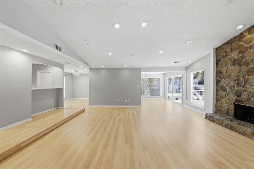 375 Creekside Court