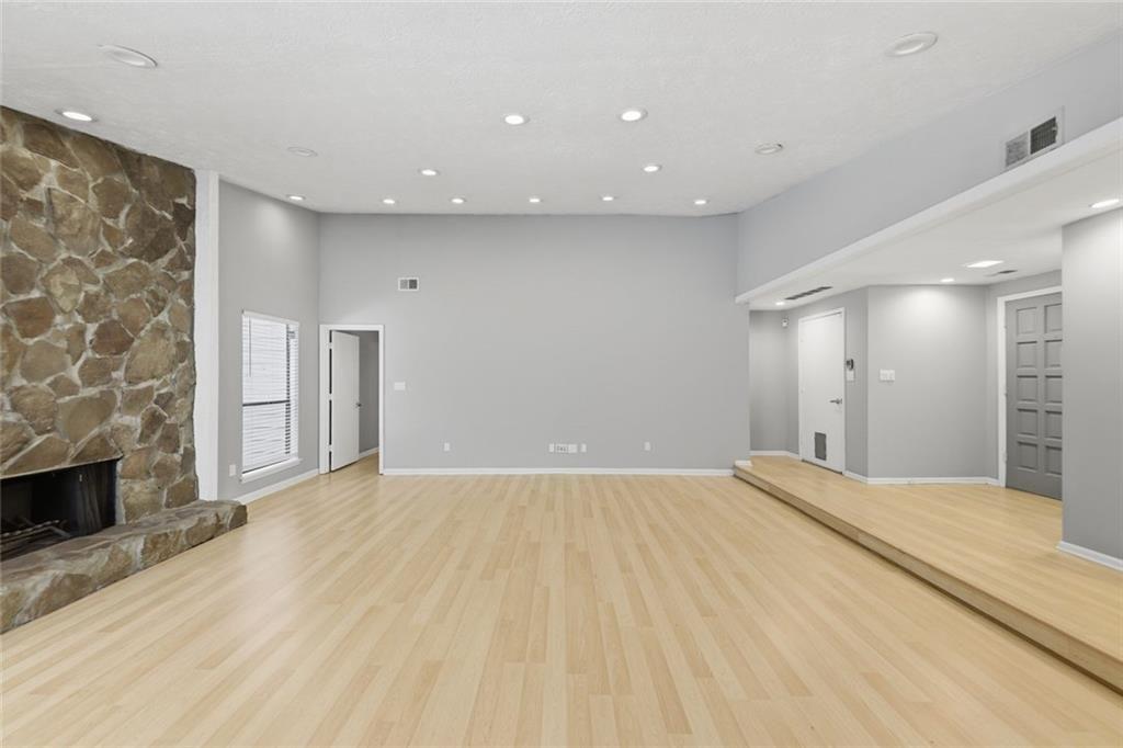 375 Creekside Court