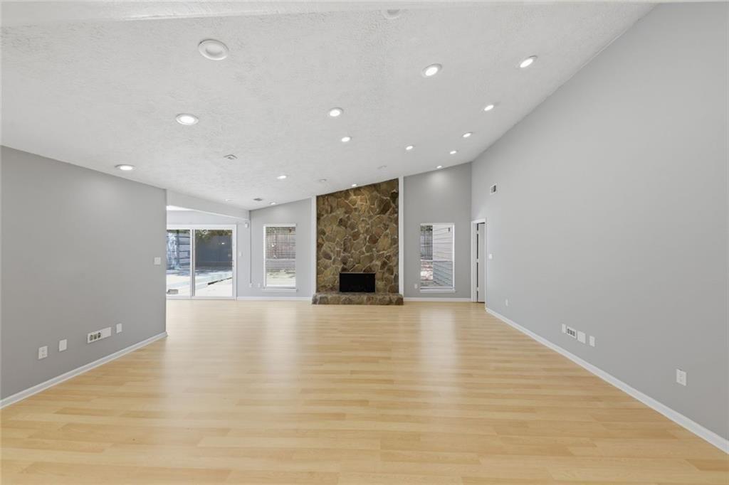 375 Creekside Court