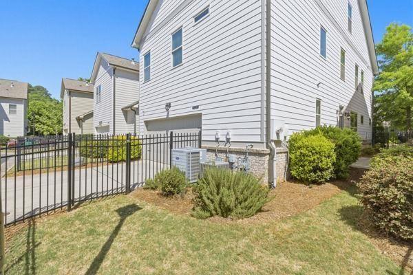 1720 Whitfield Parc Circle SE