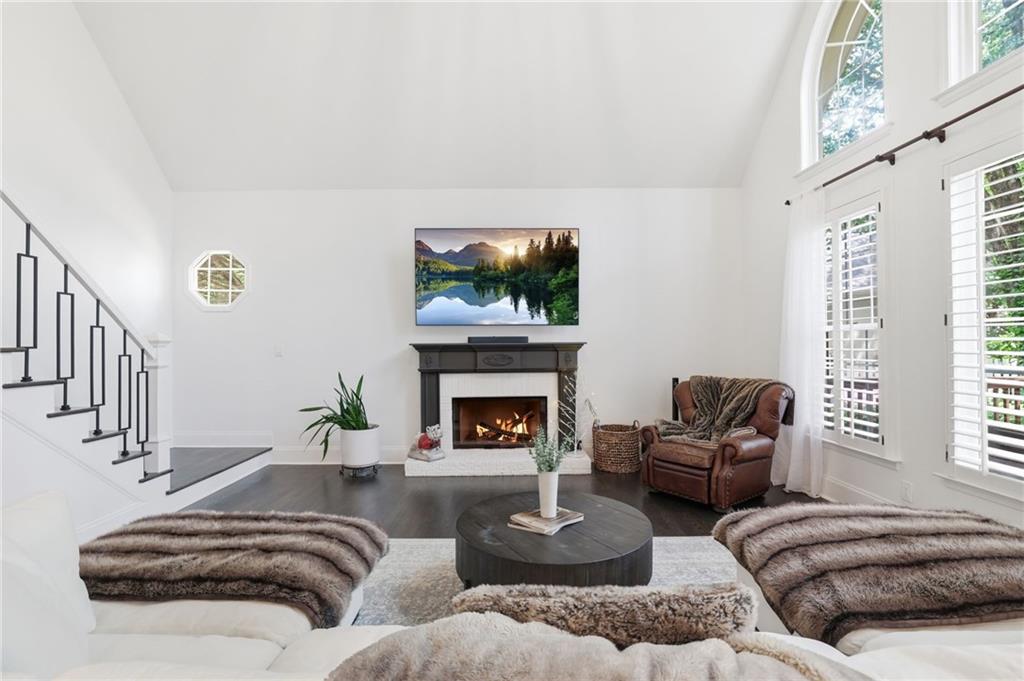 725 Rose Creek Circle