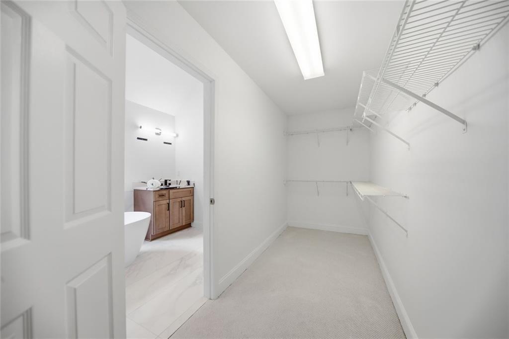 3075 Park Chase