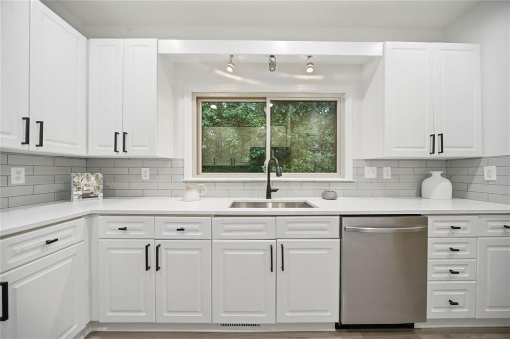 3075 Park Chase