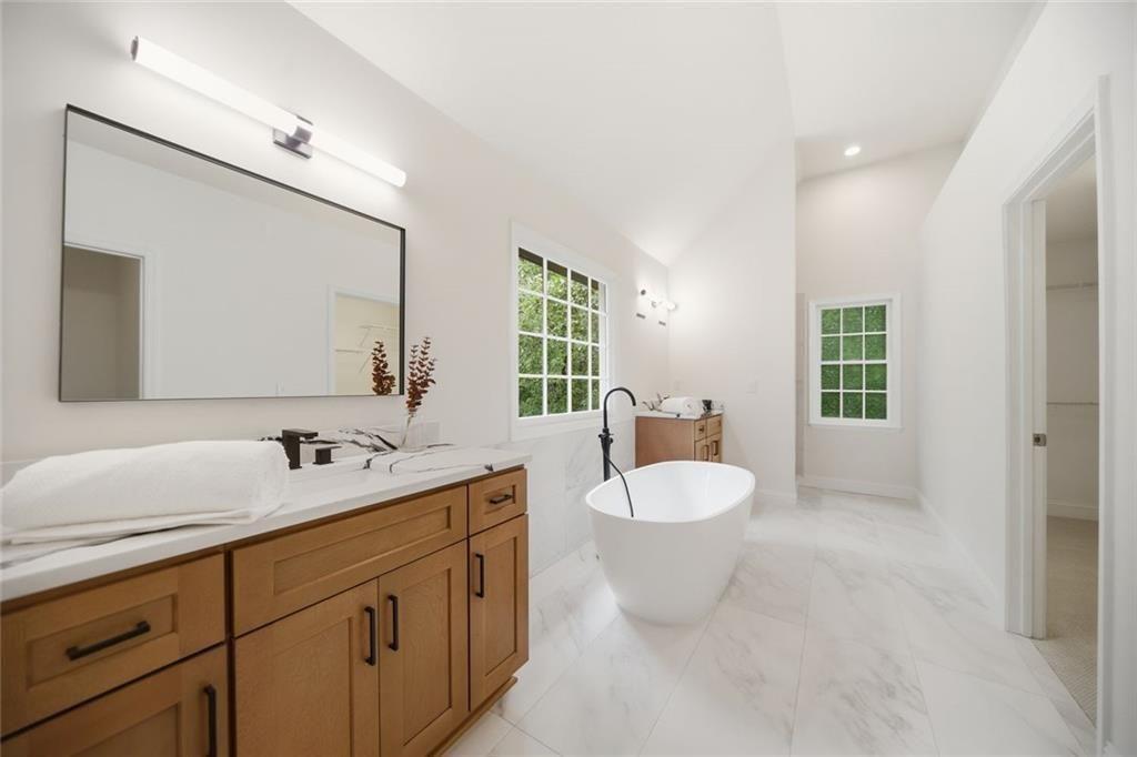 3075 Park Chase