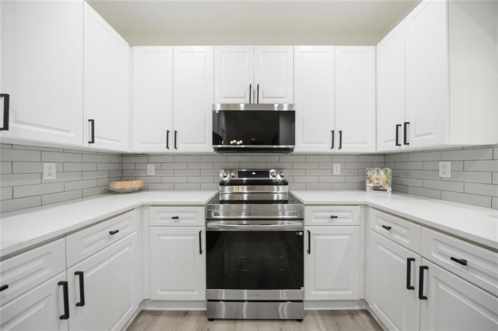 3075 Park Chase