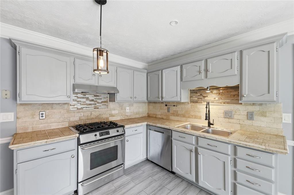 310 Crescentview Court