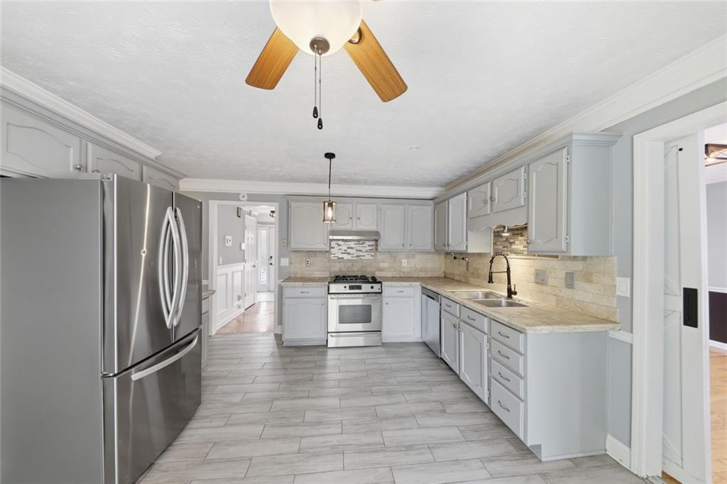 310 Crescentview Court