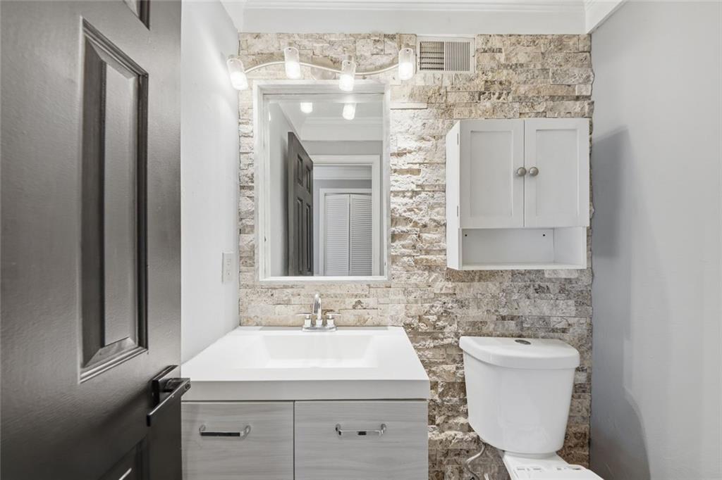 310 Crescentview Court