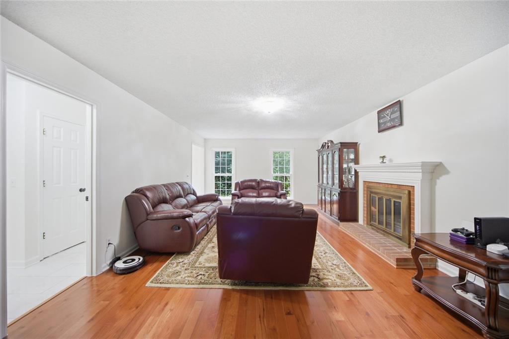 1875 Dovonshire Road SW