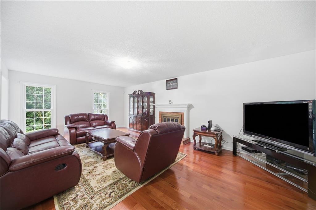 1875 Dovonshire Road SW