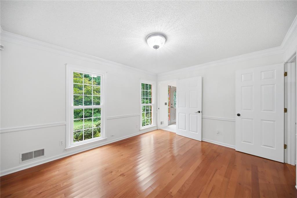 1875 Dovonshire Road SW