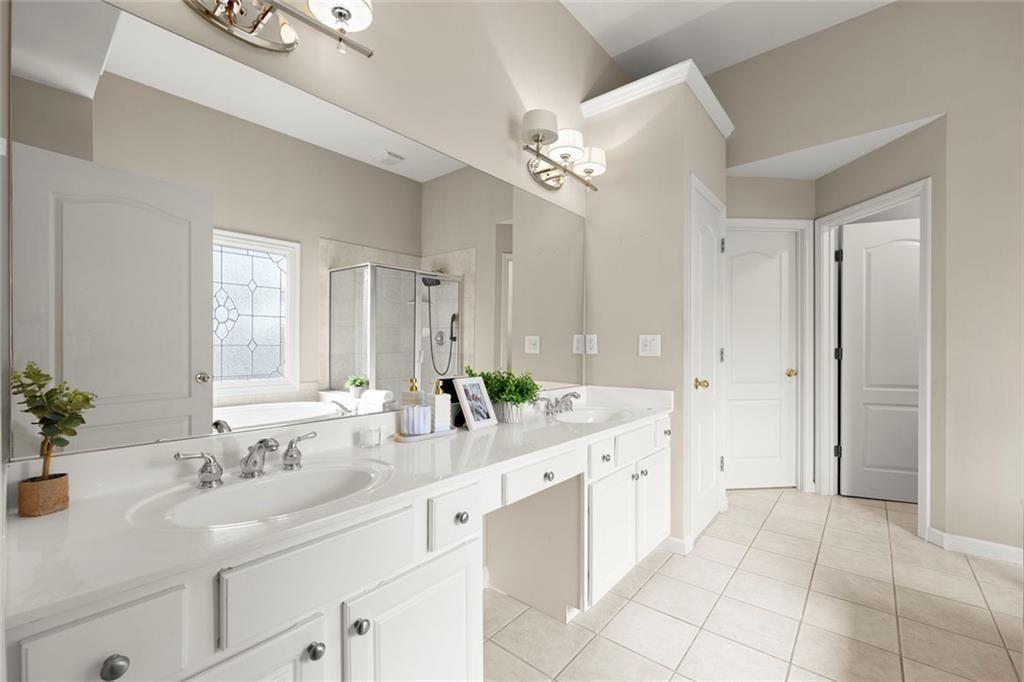 3552 Crown Peak Court