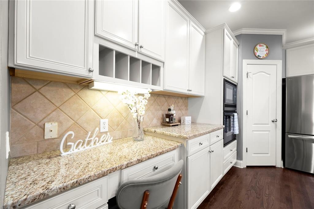 3552 Crown Peak Court