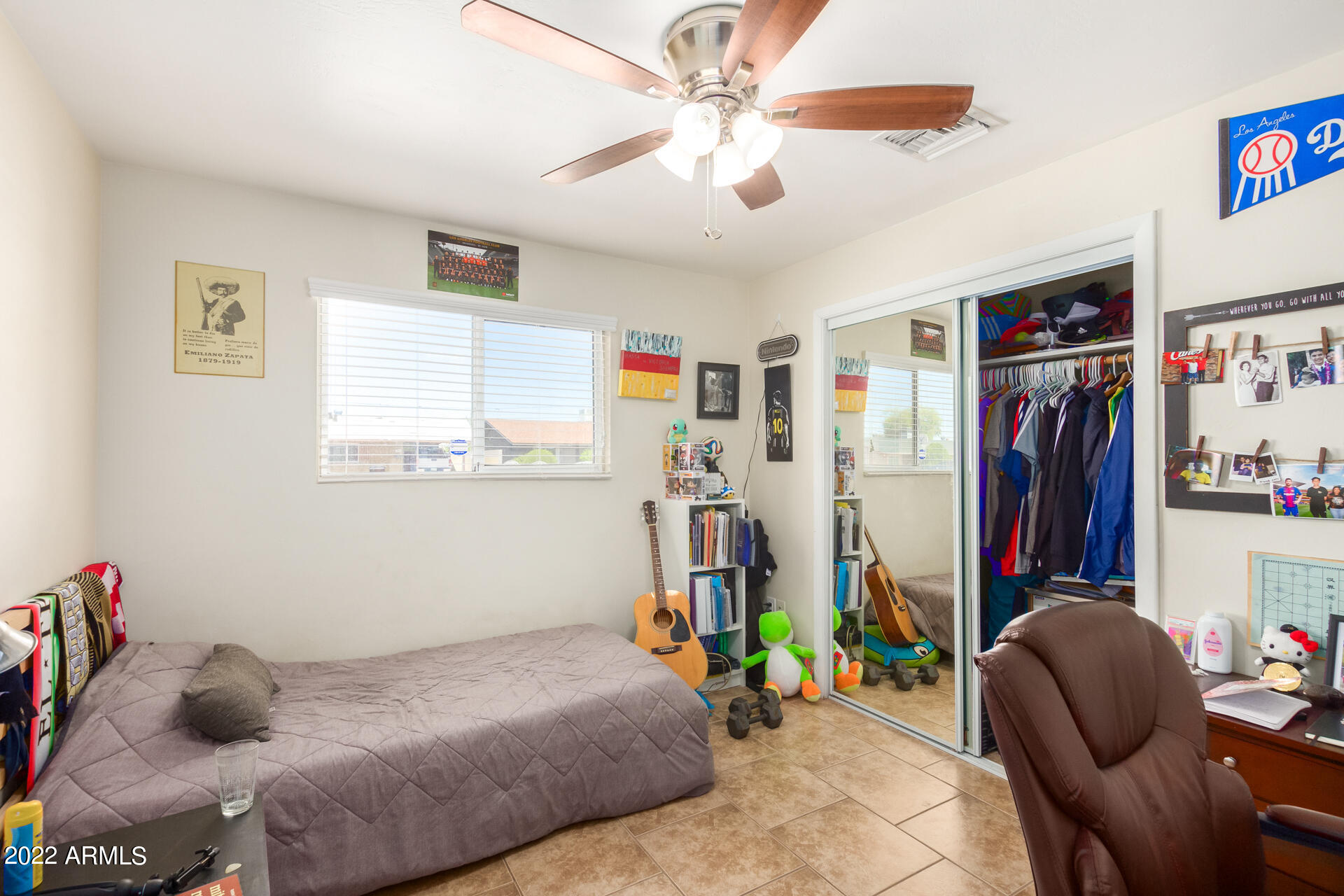 437 N SAGUARO --