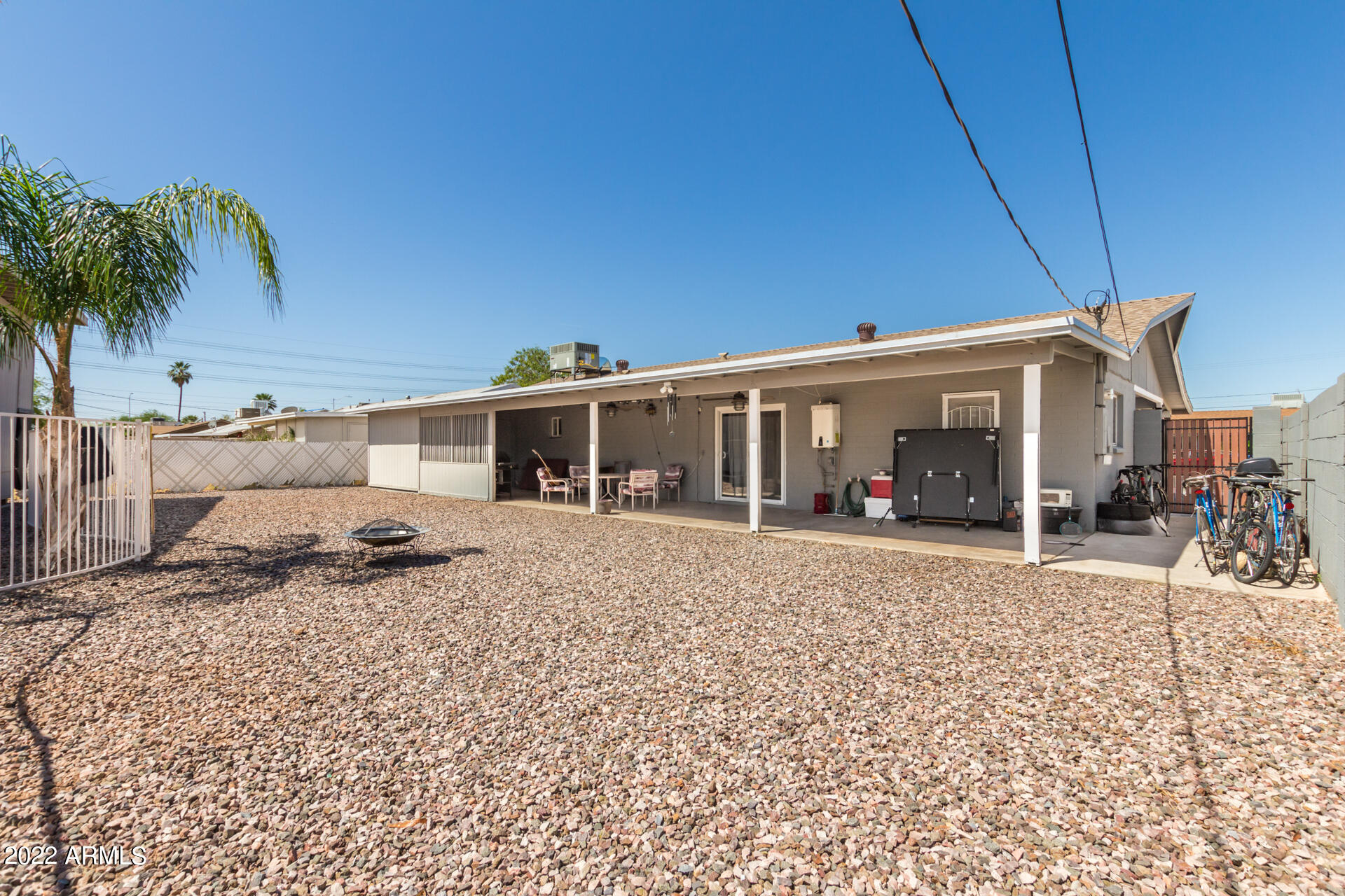 437 N SAGUARO --