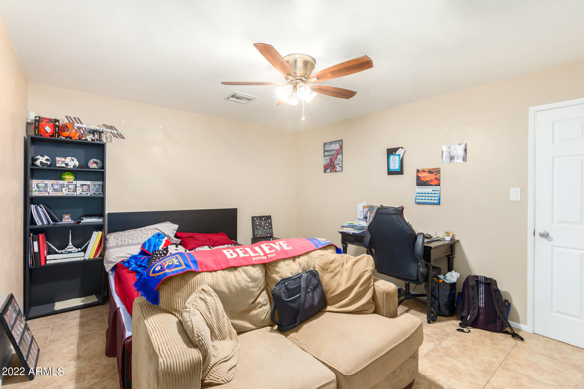 437 N SAGUARO --