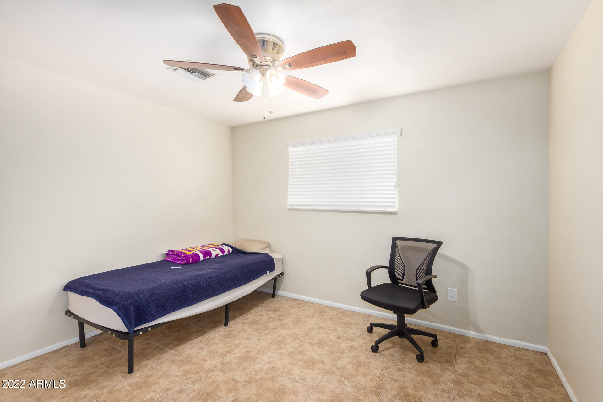 437 N SAGUARO --