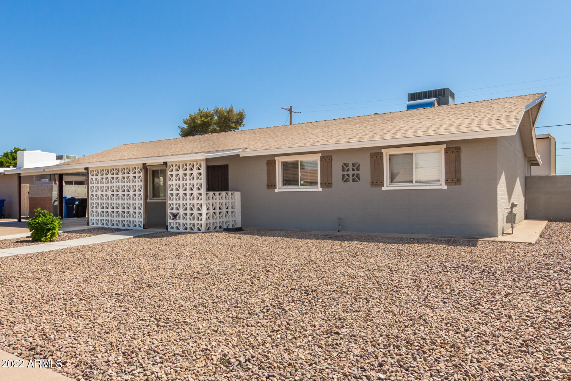 437 N SAGUARO --