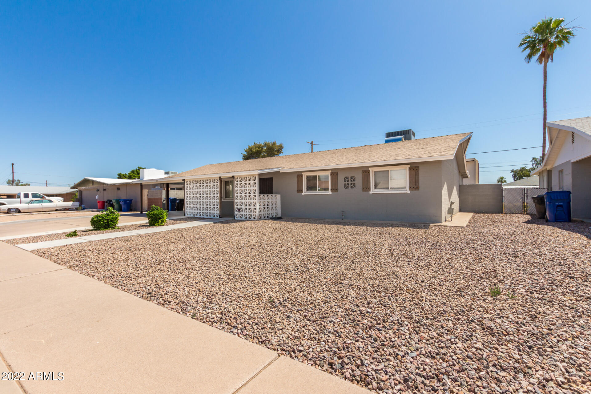 437 N SAGUARO --