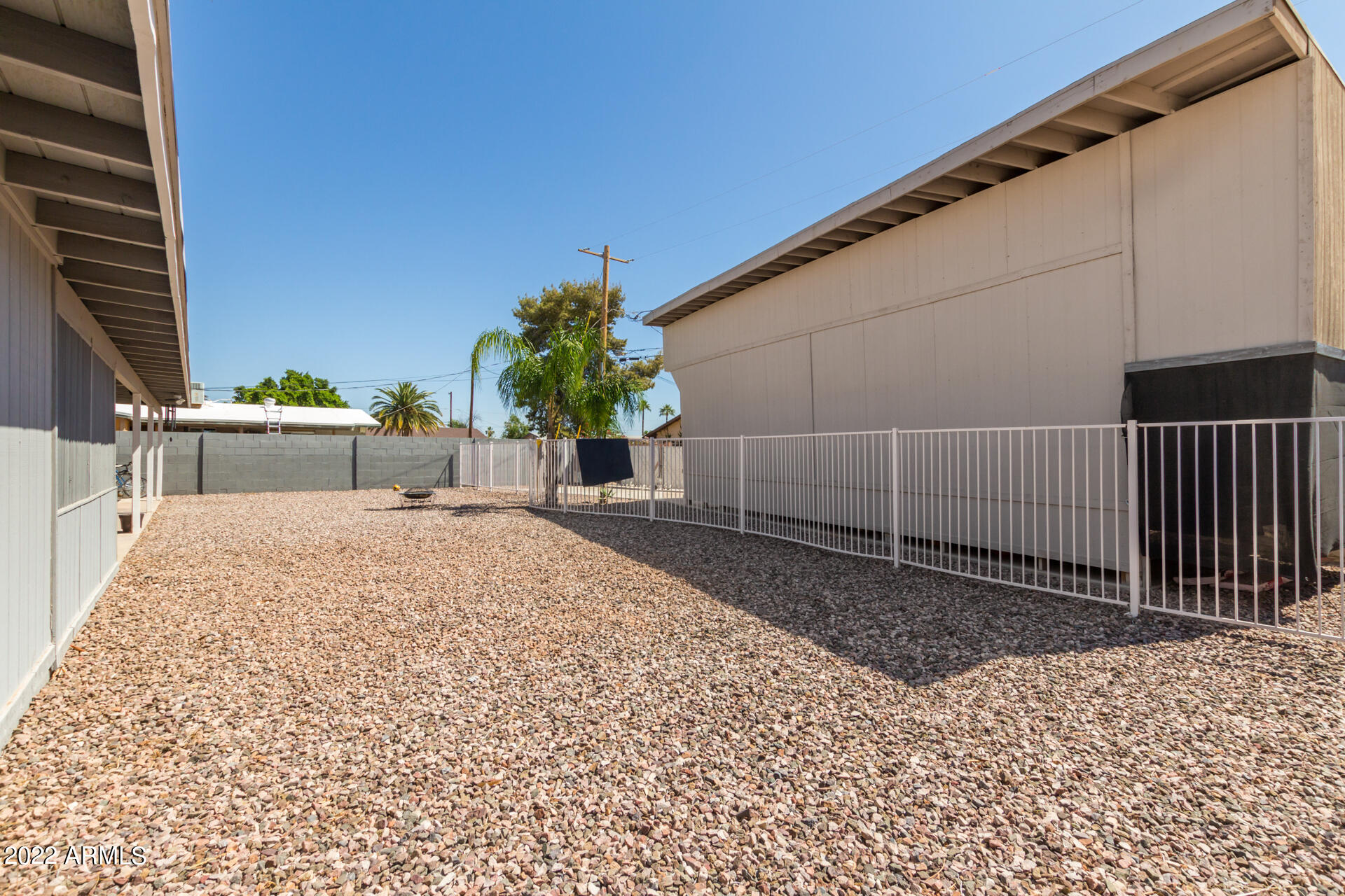 437 N SAGUARO --