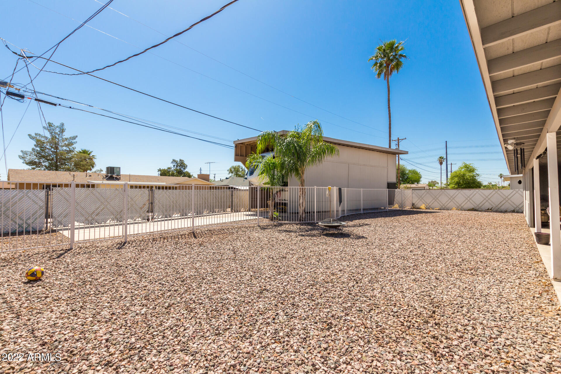 437 N SAGUARO --