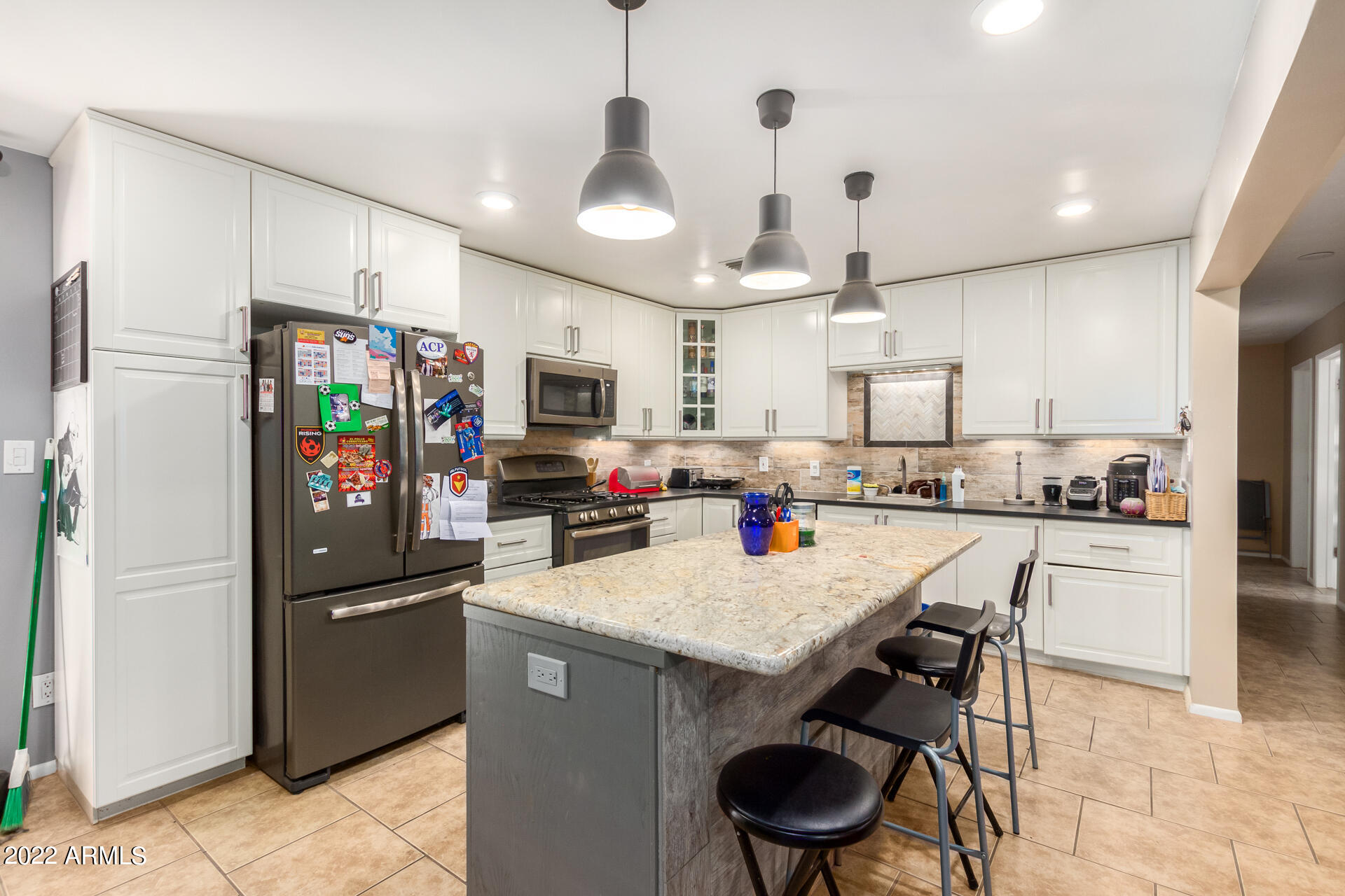 437 N SAGUARO --