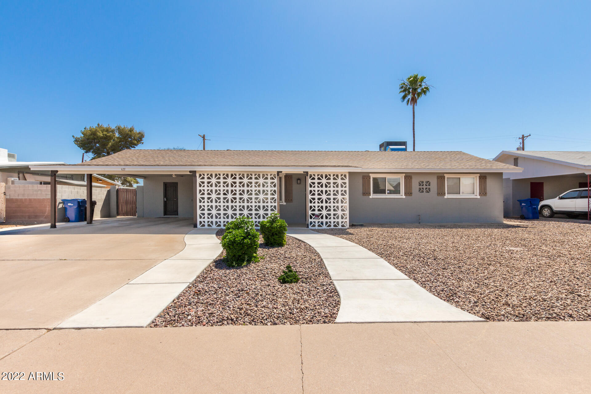 437 N SAGUARO --