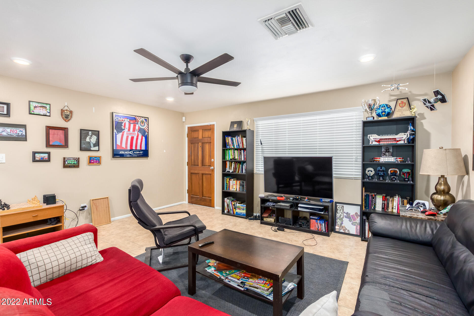 437 N SAGUARO --