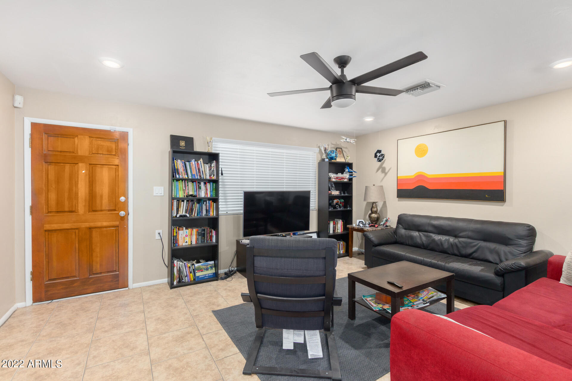 437 N SAGUARO --