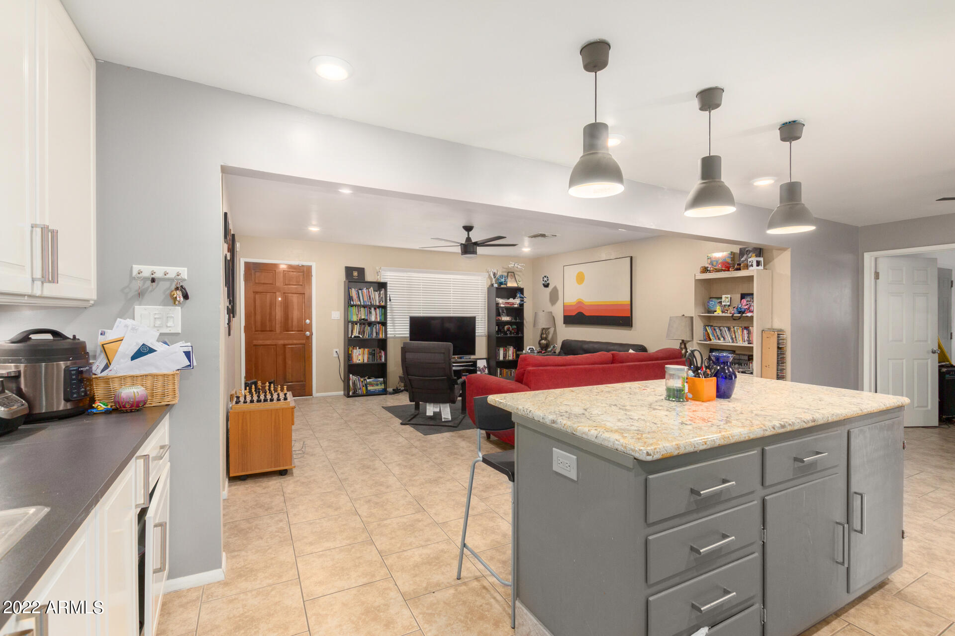 437 N SAGUARO --