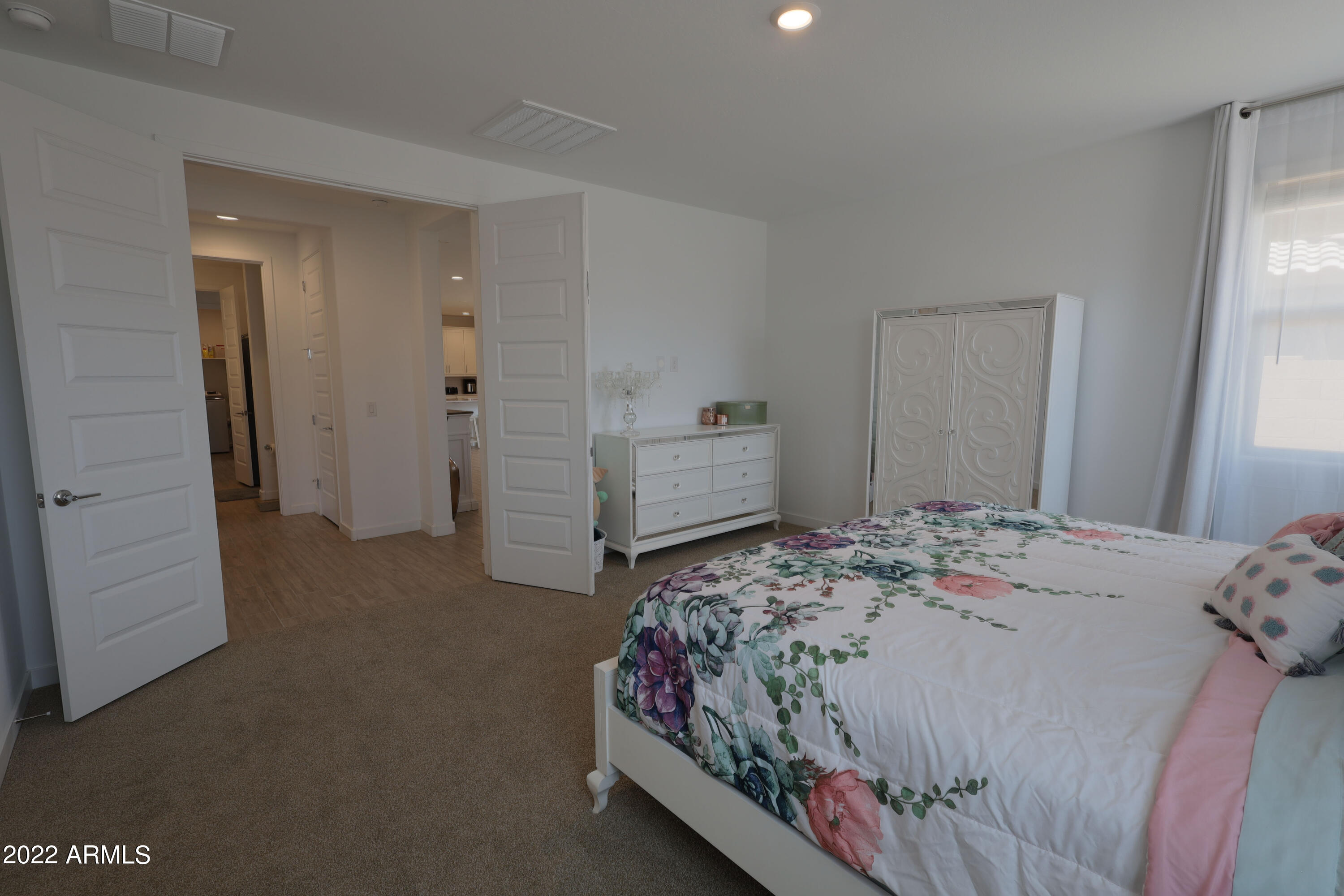 19351 W HIGHLAND Avenue