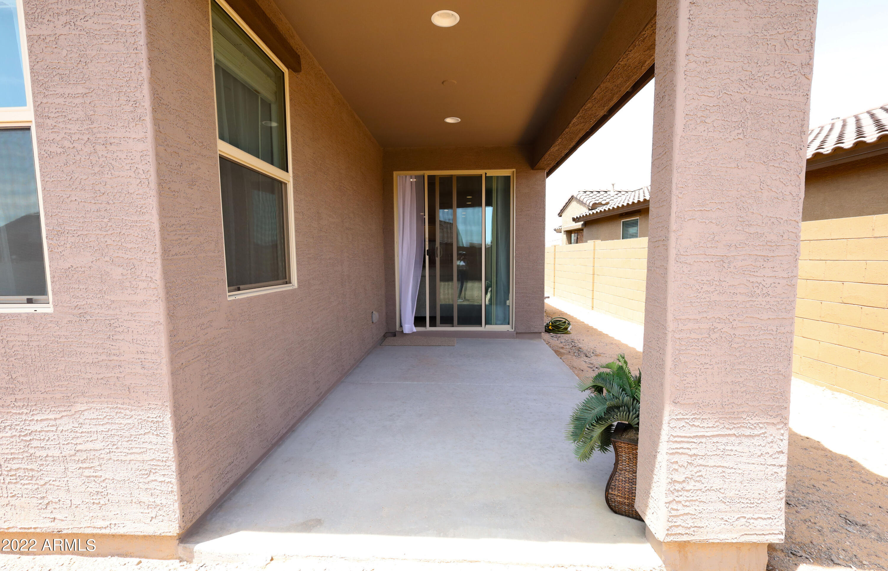 19351 W HIGHLAND Avenue
