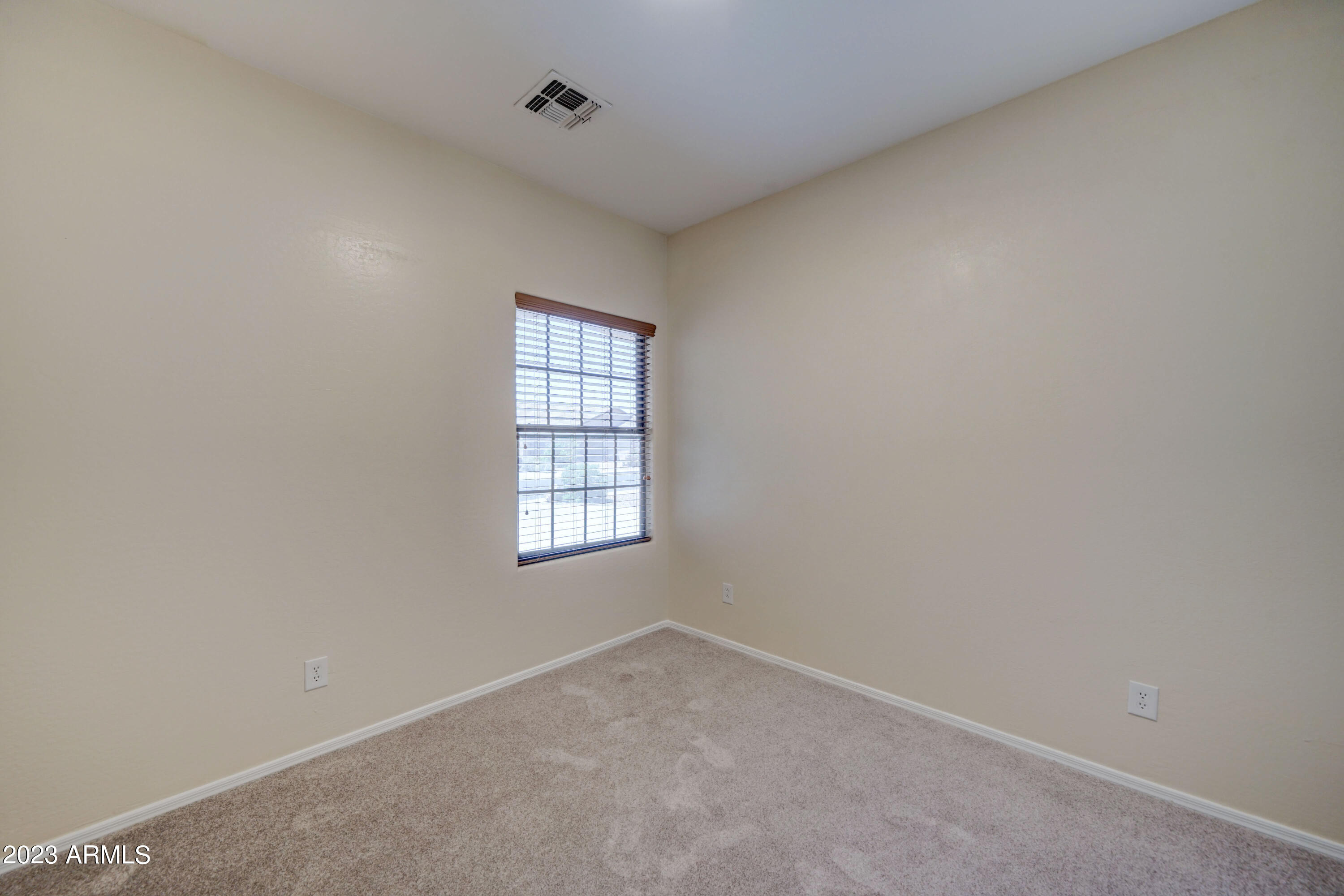 1610 E ELEGANTE Drive