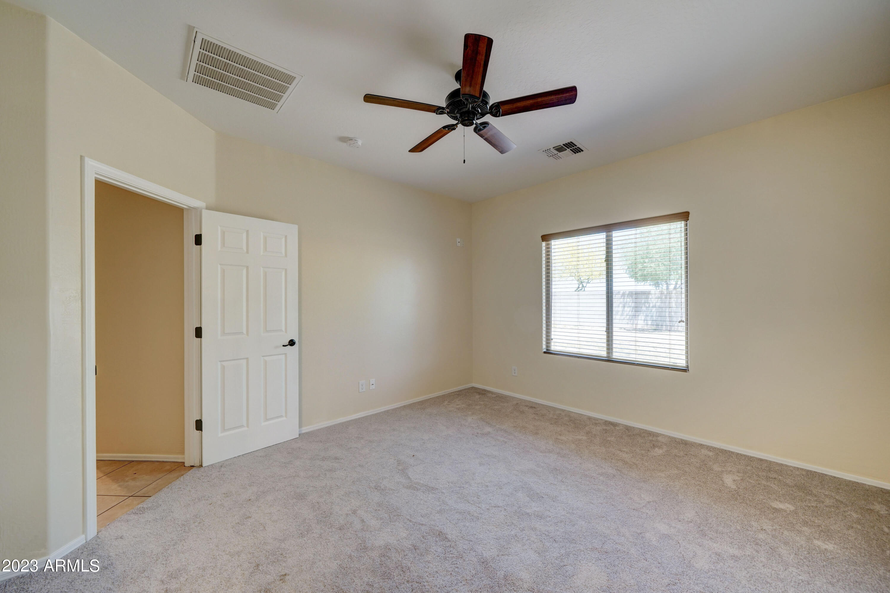 1610 E ELEGANTE Drive