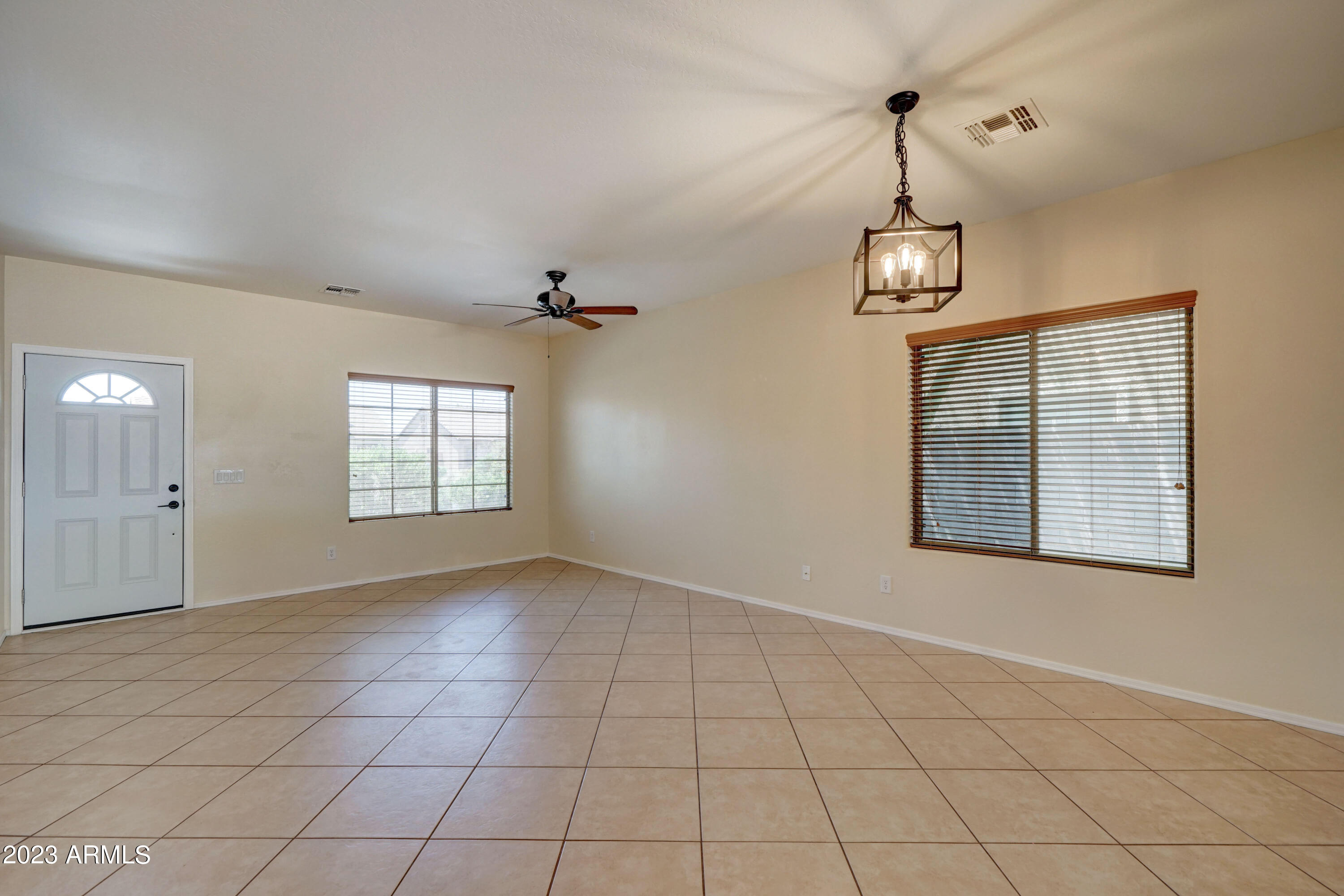 1610 E ELEGANTE Drive