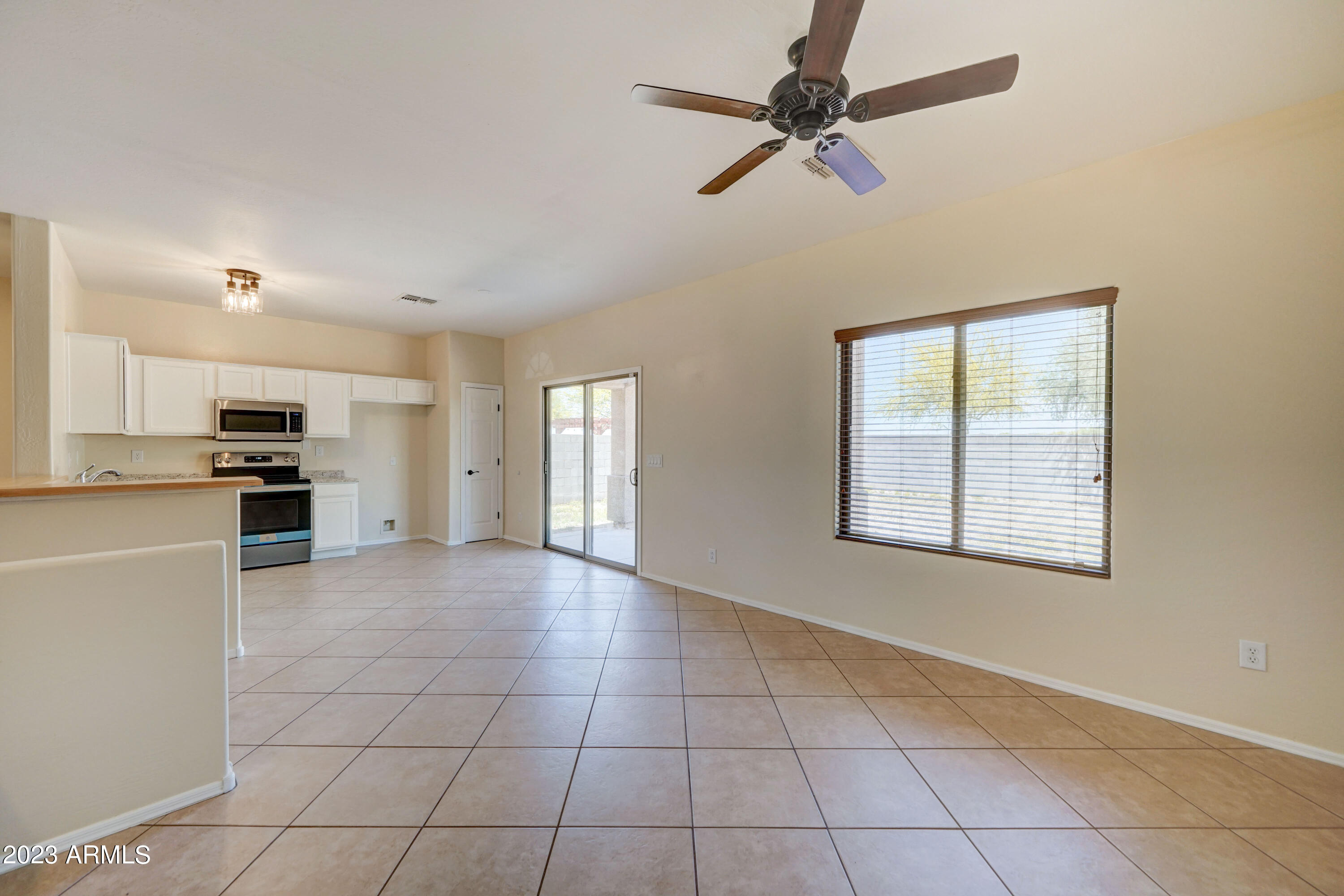 1610 E ELEGANTE Drive